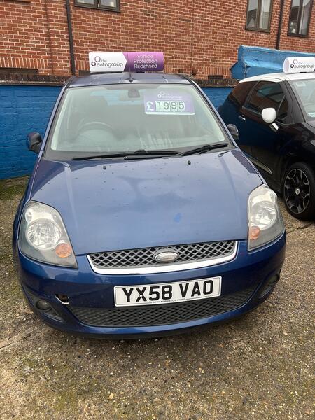 FORD FIESTA 1.4 Ghia